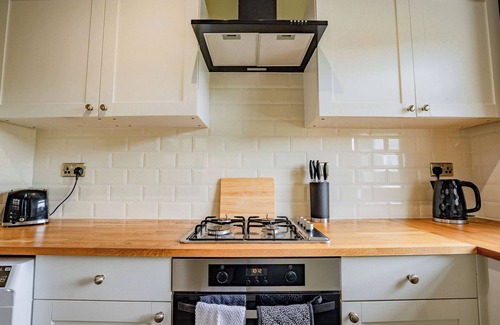 Ashbourne Casa | Host & Stay | Mayfield House