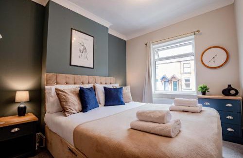 Ashbourne Casa | Host & Stay - Mayfield House