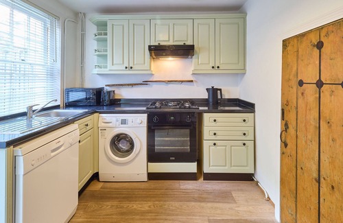 Hythe Casa | Host & Stay | Old Stone Cottage