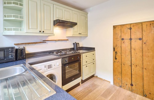 Hythe Casa | Host & Stay | Old Stone Cottage