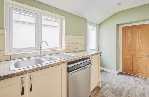 South Charlton Casa | Host & Stay | Oliver's Den