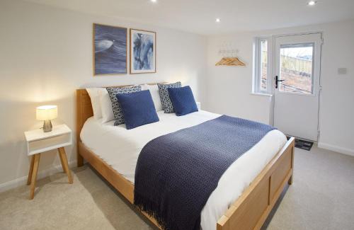 Whitby Casa | Host & Stay - Osborne House