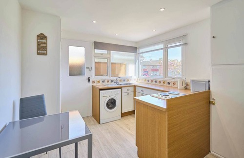 Thetford Casa | Host & Stay | Park View