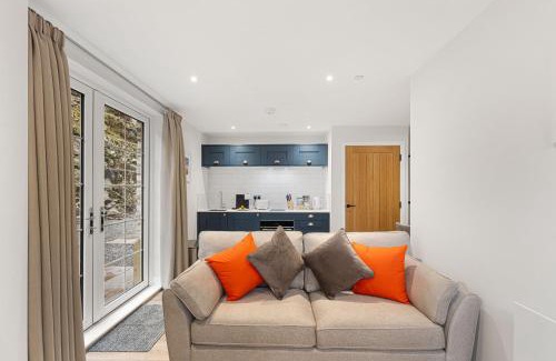 Stoney Middleton Casa | Host & Stay - Rock Mill Apt 1 with Terrace