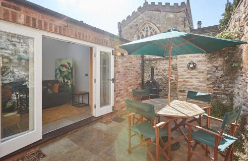 Pickering Casa | Host & Stay - The Old School House