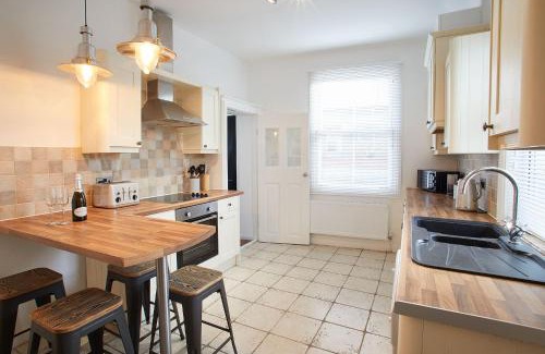 Saltburn-by-the-Sea Casa | Host & Stay - Windsor Cottage