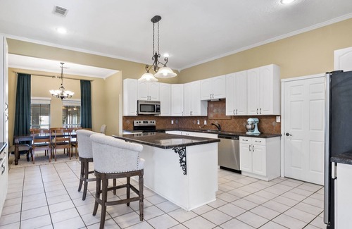 Bryan Casa | Host the Perfect Stay:15-Person House with Indoor Pool, 2 Grills & Entertainment