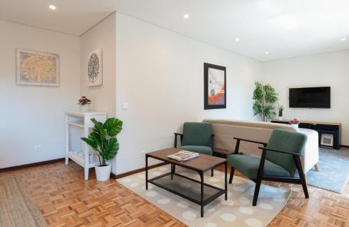 Paranhos Apartamento | Host Wise - Bright and Elegant Urban Flat with Balcony