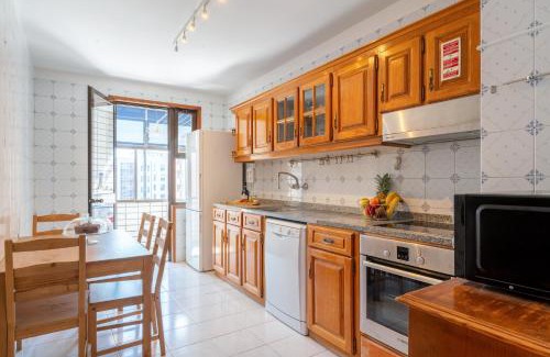 Paranhos Apartamento | Host Wise - Bright and Elegant Urban Flat with Balcony