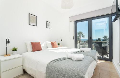 Olhos D'Agua Villa | Host Wise - Serene Spacious House - Swimming Pool & Garden