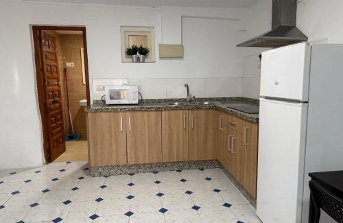 Miraflores del Palo Casa | Hostal Apartamentos Playa del Palo