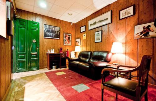 Justicia Casa | Hostal Asunción