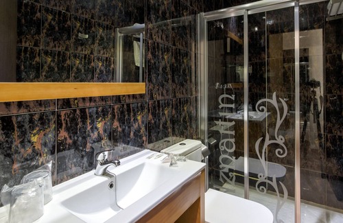 Centro histórico de Baeza Hostal | Hostal Aznaitin