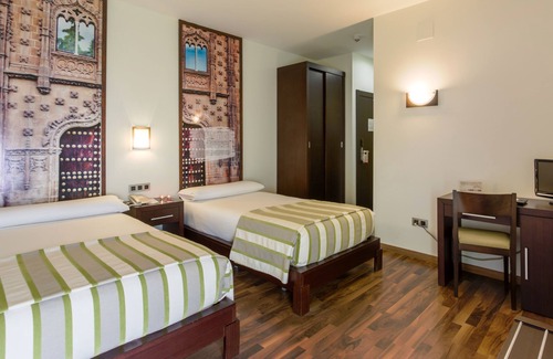 Centro histórico de Baeza Hostal | Hostal Aznaitin