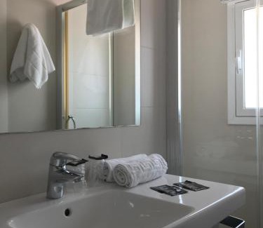 Vidreres Casa | Hostal Can Pou