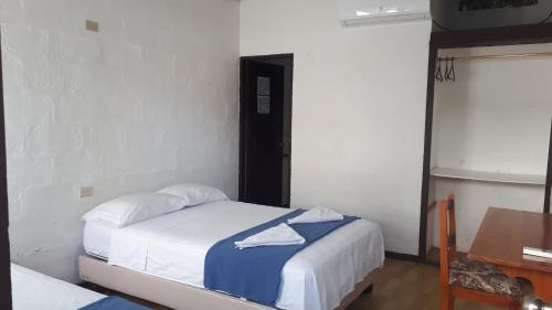 Bahía de la Academia Casa | Hostal Darwin