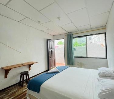 Bahía de la Academia Casa | Hostal Darwin