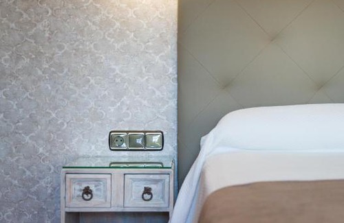 Pizarra Casa | Hostal Don Joaquín Alora