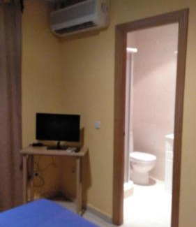 Velilla de San Antonio Casa | Hostal DS