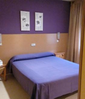 Velilla de San Antonio Casa | Hostal DS