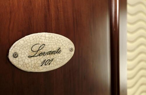 Centro de Conil de la Frontera Hotel | Hostal El Alojado de Velarde