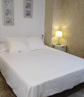 Badalona Apartamento | Hostal Estudios