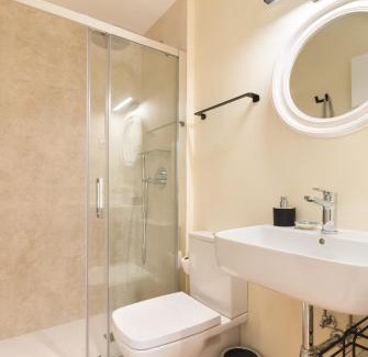 Barrio de las Letras Hostal | Hostal Evoke Madrid