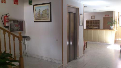 Móstoles Casa | Hostal Juanito