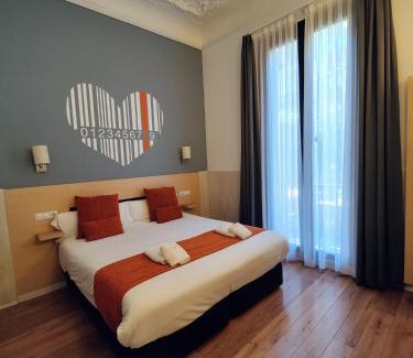 Dreta de l'Eixample Casa | Hostal Live Natura Barcelona