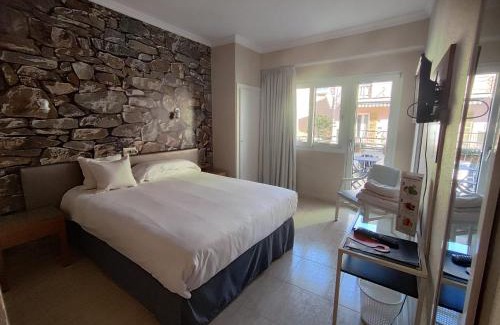 El Arenal Cama Y Desayuno | Hostal Mar del Plata