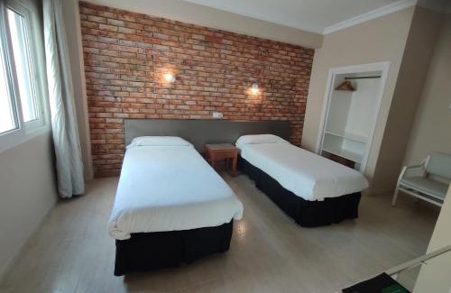 El Arenal Cama Y Desayuno | Hostal Mar del Plata