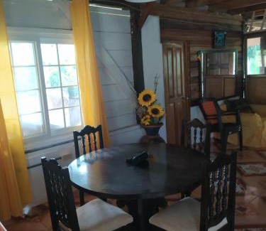 Almirante Hotel | Hostal ojo de agua
