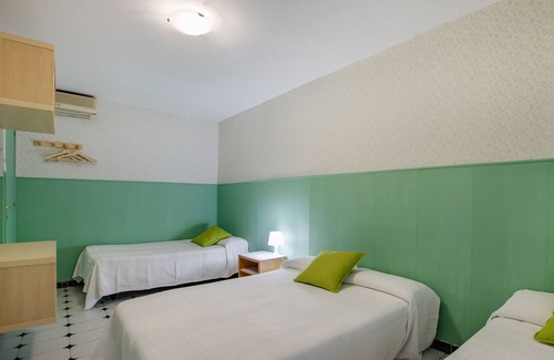 El Poble-sec Casa | Hostal oliveta