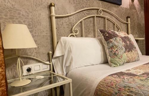 Sant Pere Casa | Hostal Orleans