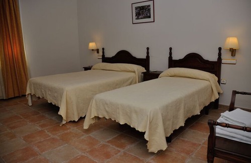 Almoguera Hotel | Hostal Padrino