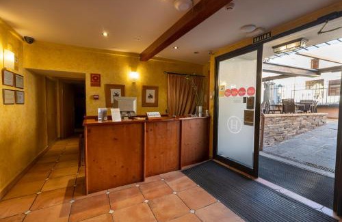 Old Town of Avila Casa | Hostal Restaurante Puerta del Alcázar