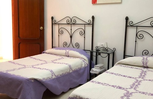 Benameji Hostal | Hostal Restaurante Reina