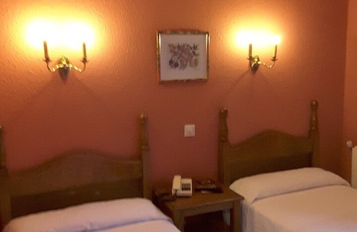 Unquera Hotel | Hostal Rio Deva