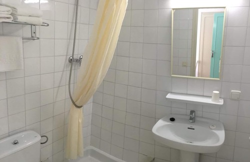 Centro de Roses Casa | Hostal Rom