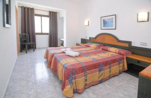 Sant Antoni de Portmany Hotel | Hostal Rosalia