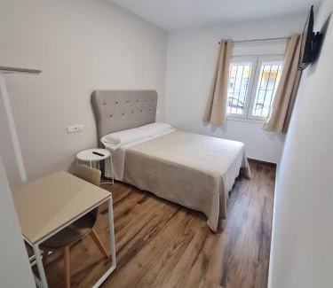 Corrales Hostal | Hostal Santa Ana