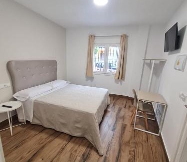 Corrales Hostal | Hostal Santa Ana