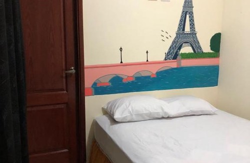 Leon Casa | Hostal Sin Fronteras