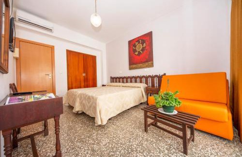 Santa Eulalia del Río Casa | Hostal y Apartamentos Santa Eulalia