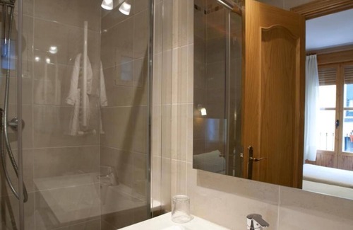 Embajadores Casa | Hostal Zabala