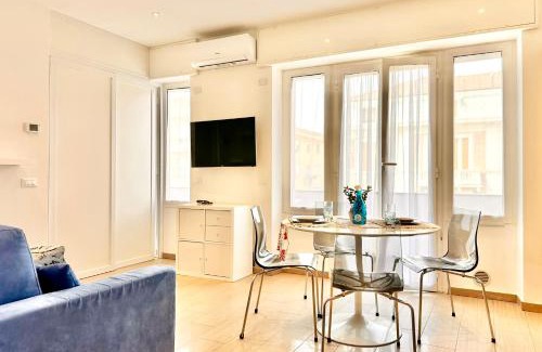 Finale Pia Apartamento | Hostdomus - White and Sea Suite