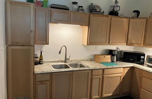 Navarro Cama Y Desayuno | Room in Beautiful Historic Home - Close to Wine, Waves, & Woods in Mendocino Co
