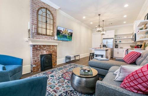 Faubourg Lafayette Casa | Hosteeva 3BR Steps to St. Charles Ave