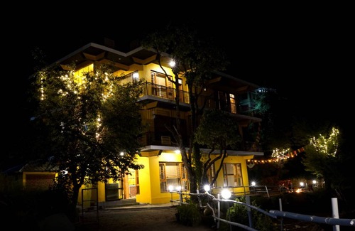 Bhagsu Nag Hostal | Hostal ∙ 8 huéspedes