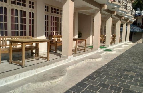 Bhagsu Nag Hostal | Hostal ∙ 8 huéspedes